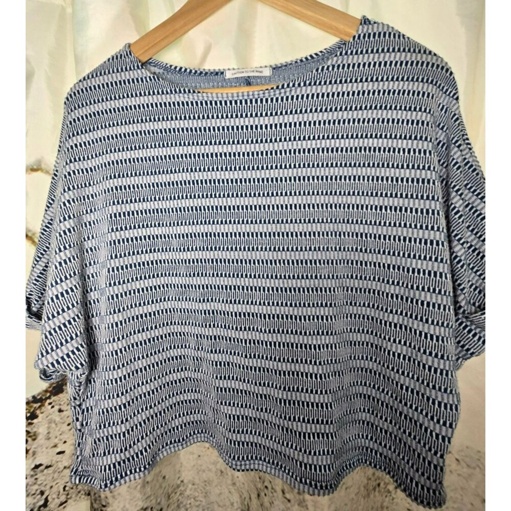 Caution to the Wind Geo Print Short Sleeve Cropped Blouse / Top - M